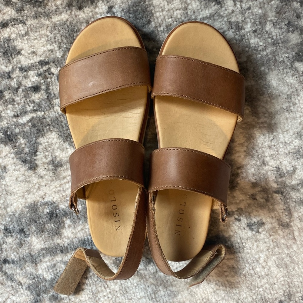 Nisolo go to flat form sandals